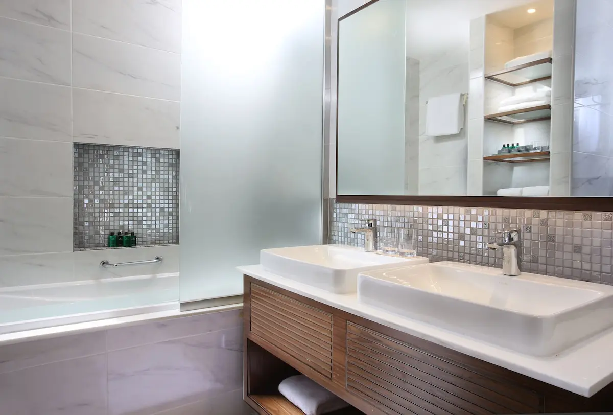 سرویس بهداشتی و حمام هتل متروپلیتن دبی